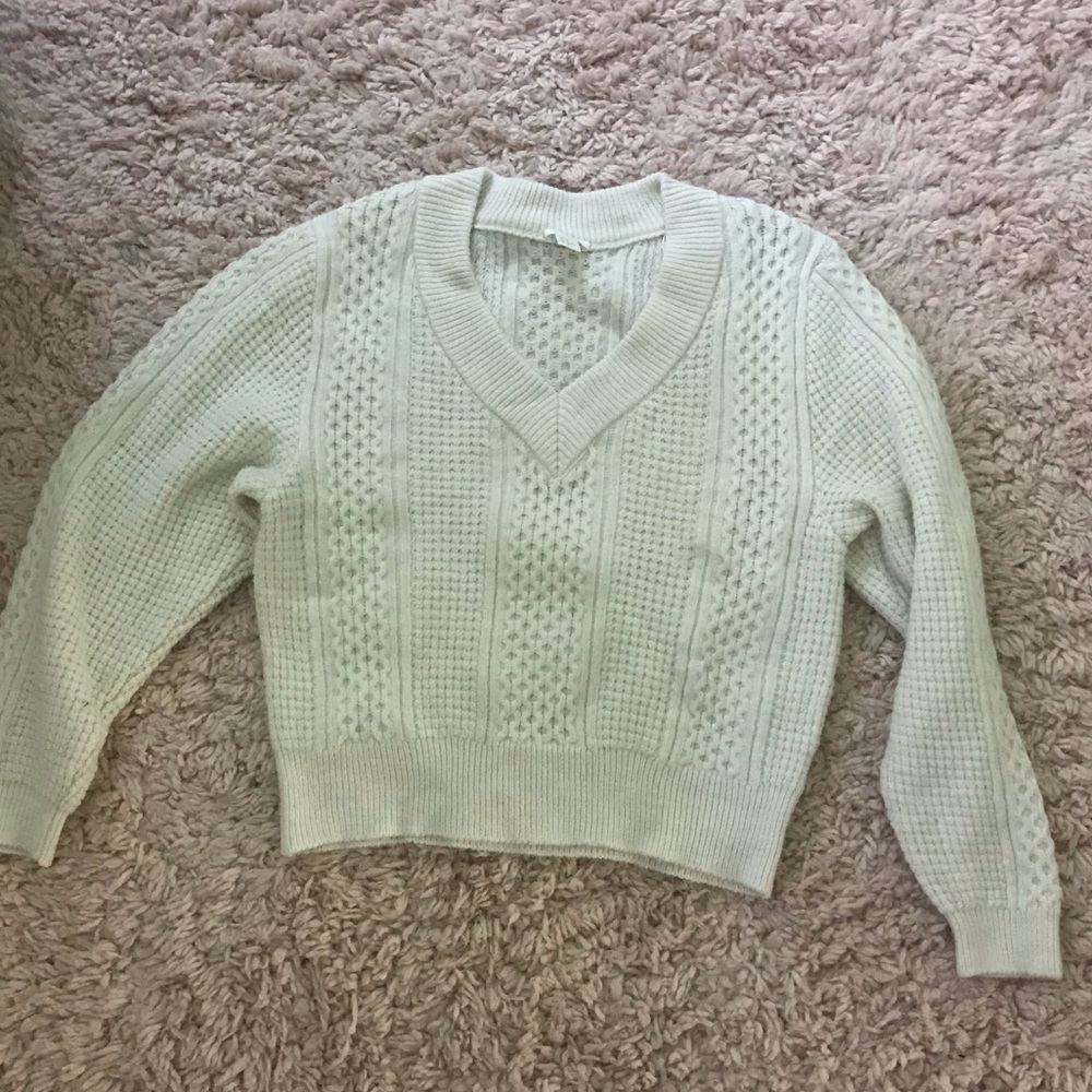 H&M v neck off-white sweater size medium